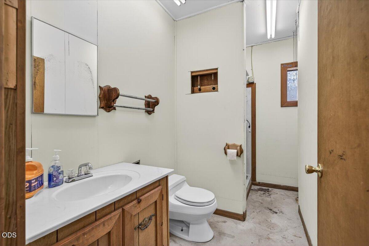 2204 Lampman Road Gold Hill, OR 97525 - Photo 46 of 54