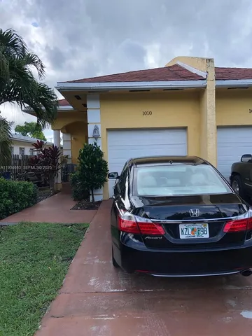 $3,000 | 1010 Northwest 2nd Avenue, Unit 1010, Hallandale Beach, FL 33009