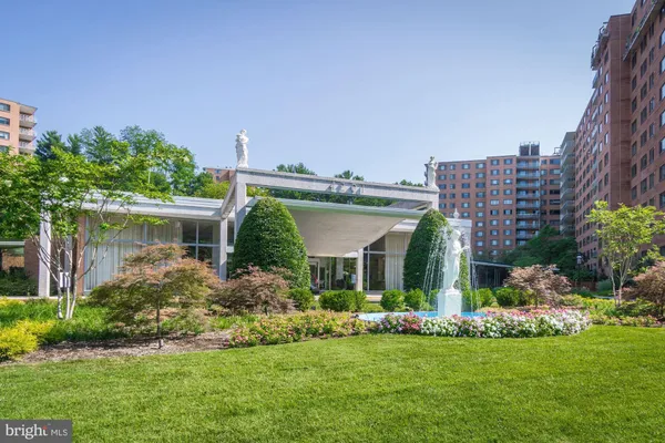 $2,400 | 4201 Cathedral Avenue Northwest, Unit 507W, Washington, DC 20016