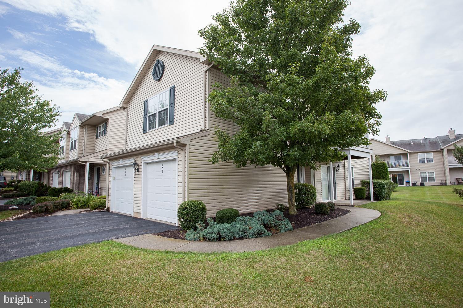 137 Sparrow Road Hummelstown, PA 17036 - Photo 1 of 23 Gallery Image 1
