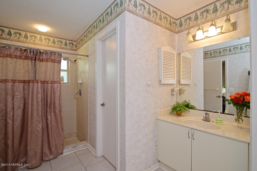 12471 Gately Road South Jacksonville, FL 32225 - Photo 8 of 20 Master bathroom
