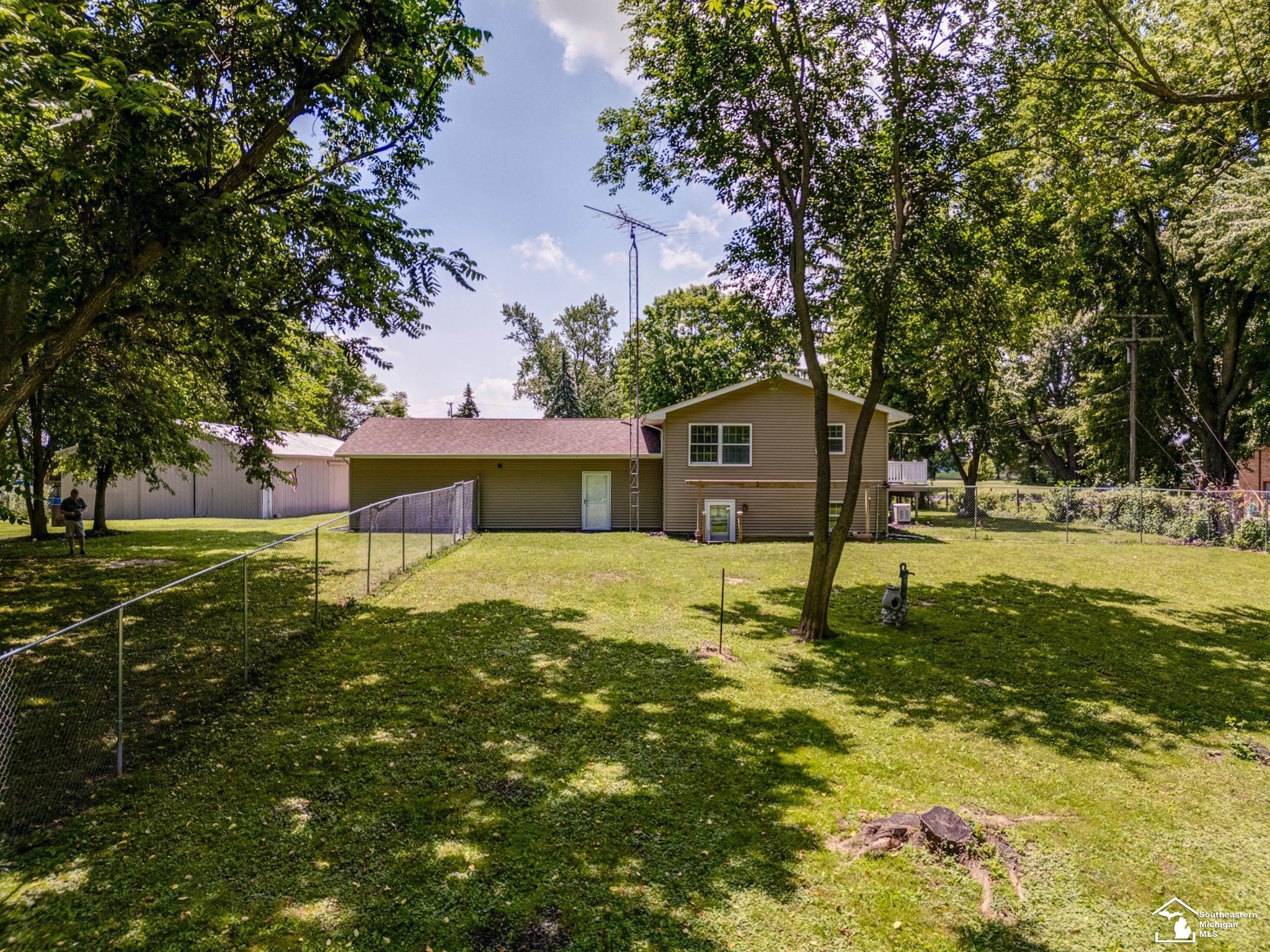 8870 Dixon Road Monroe, MI 48161 - Photo 13 of 45