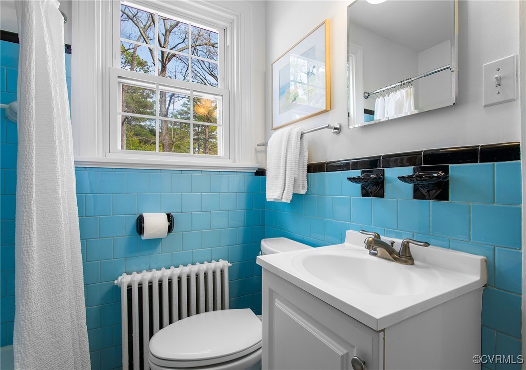 1201 Hollins Road Henrico, VA 23229 - Photo 28 of 37 Upstairs Full Bath