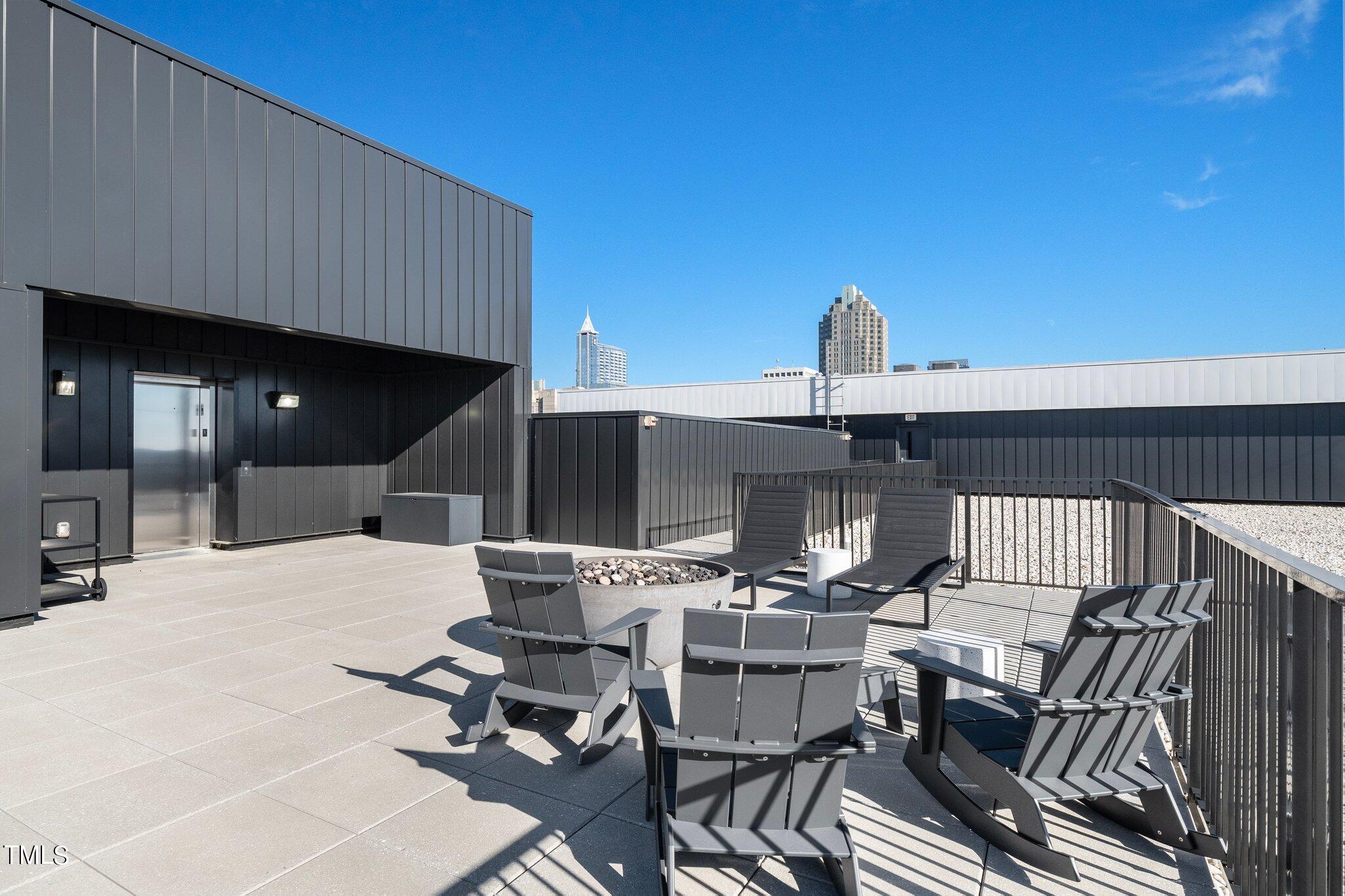 523 South West Street, Unit 303 Raleigh, NC 27601 - Photo 36 of 49 41-web-or-mls-523-303 S West St (210 of