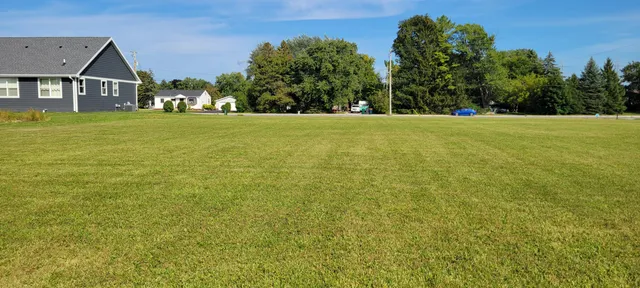 $159,900 | 10851 South 10th Avenue, Oak Creek, WI 53154