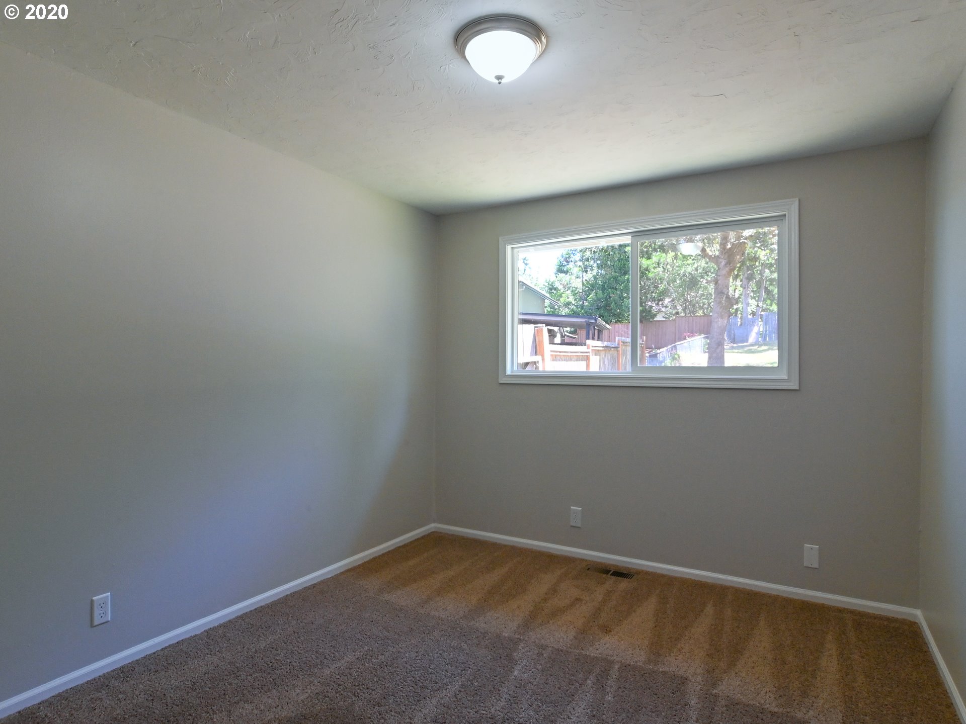 523 South 70th Place Springfield, OR 97478 - Photo 25 of 31