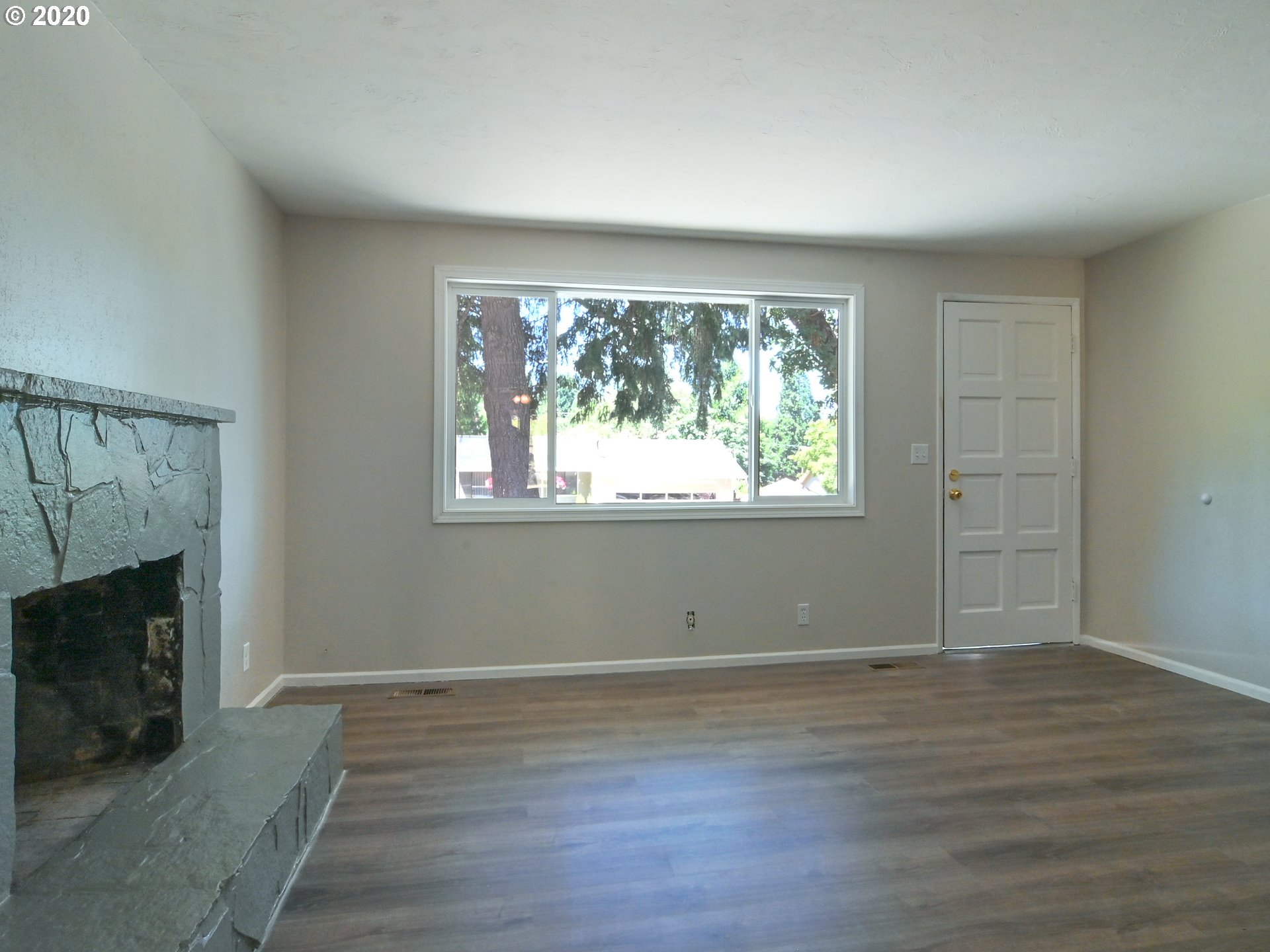 523 South 70th Place Springfield, OR 97478 - Photo 4 of 31