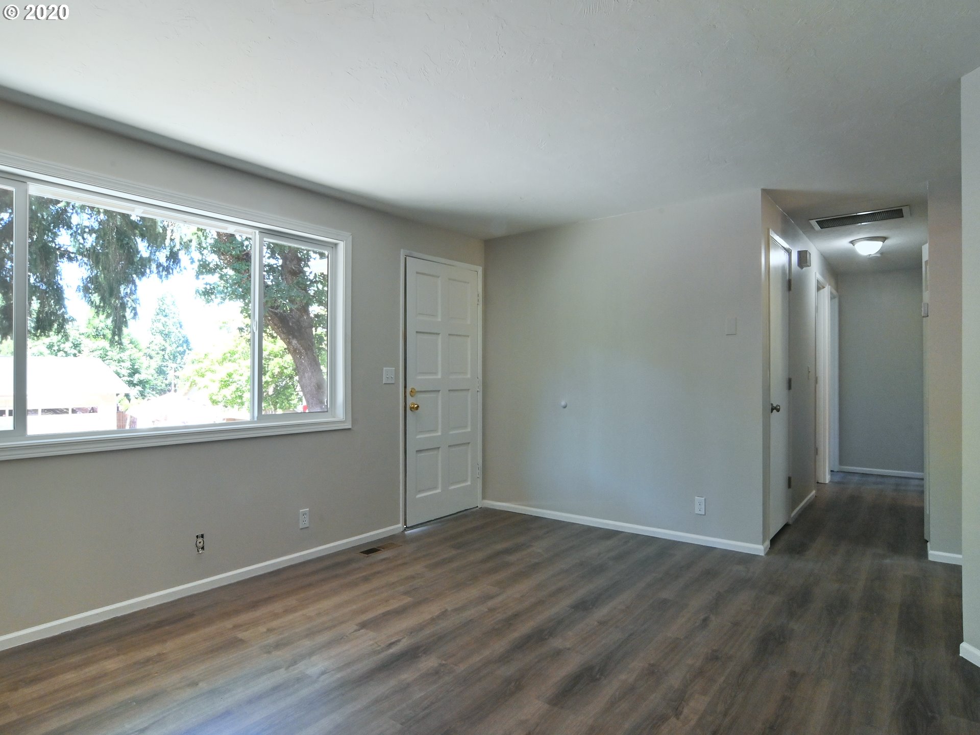 523 South 70th Place Springfield, OR 97478 - Photo 5 of 31