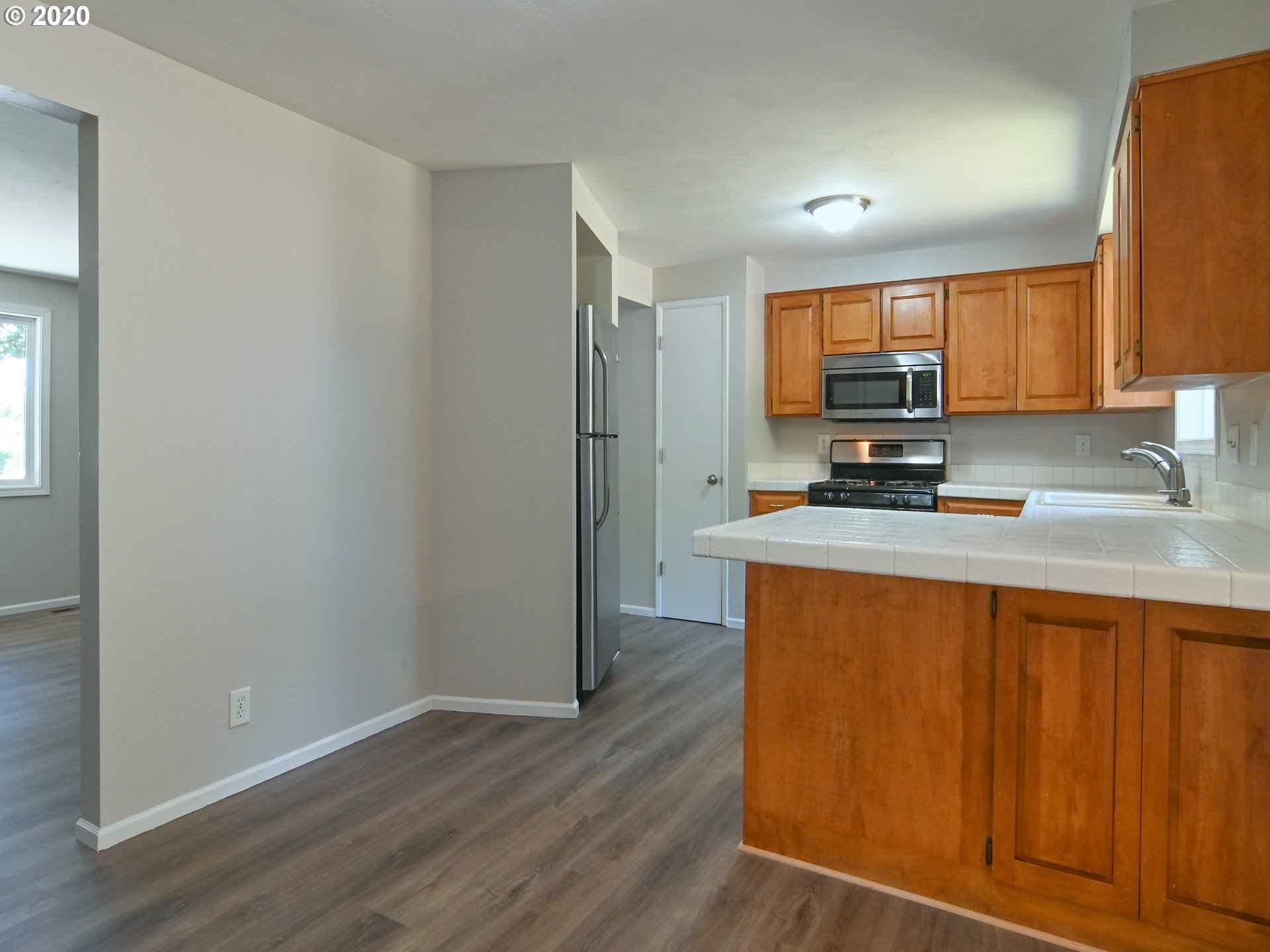 523 South 70th Place Springfield, OR 97478 - Photo 7 of 31