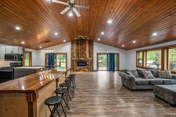 $940,000 | 1977 East 40th Street, White Cloud, MI 49349