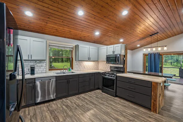 $940,000 | 1977 East 40th Street, White Cloud, MI 49349