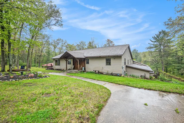 $940,000 | 1977 East 40th Street, White Cloud, MI 49349