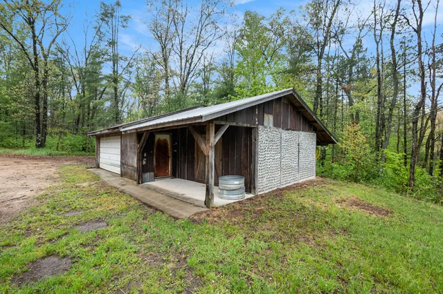 $940,000 | 1977 East 40th Street, White Cloud, MI 49349