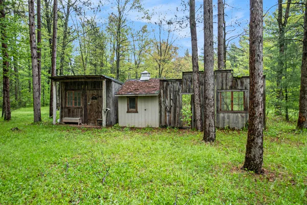 $940,000 | 1977 East 40th Street, White Cloud, MI 49349
