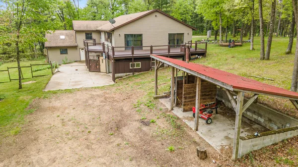 $940,000 | 1977 East 40th Street, White Cloud, MI 49349