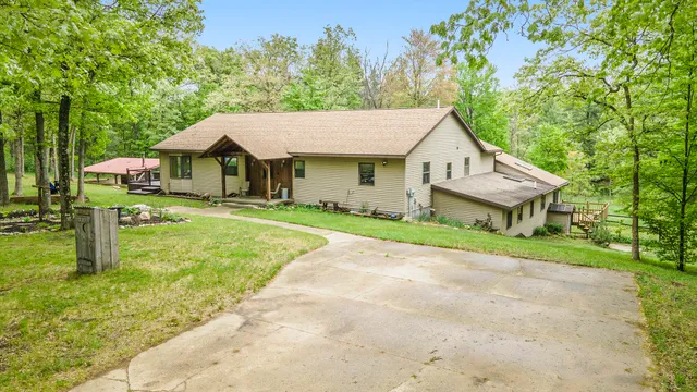 $940,000 | 1977 East 40th Street, White Cloud, MI 49349