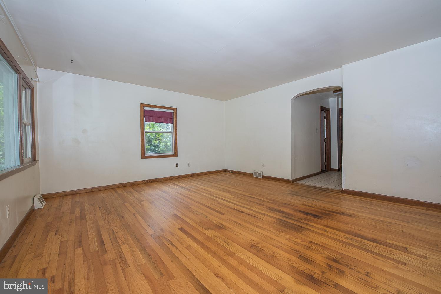 237 Lenni Road Media, PA 19063 - Photo 3 of 26 Living Room