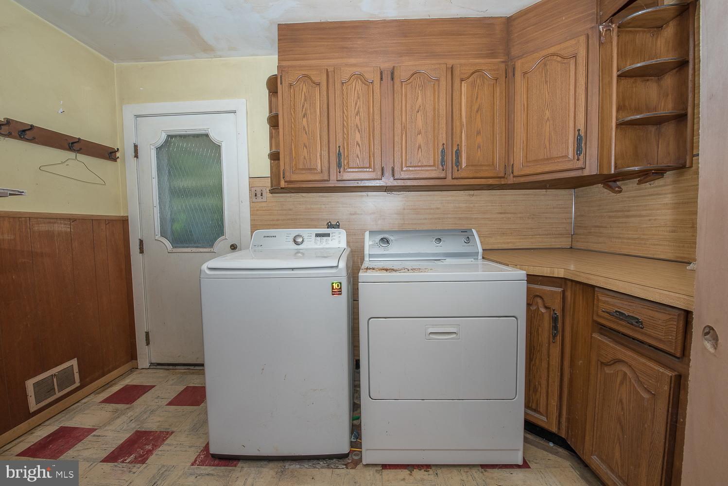 237 Lenni Road Media, PA 19063 - Photo 8 of 26 Main Floor Laundry