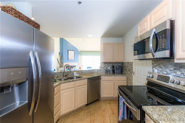 $350,000 | 222 Park Pl Lane, Unit 4C, Kaiser, MO 65047