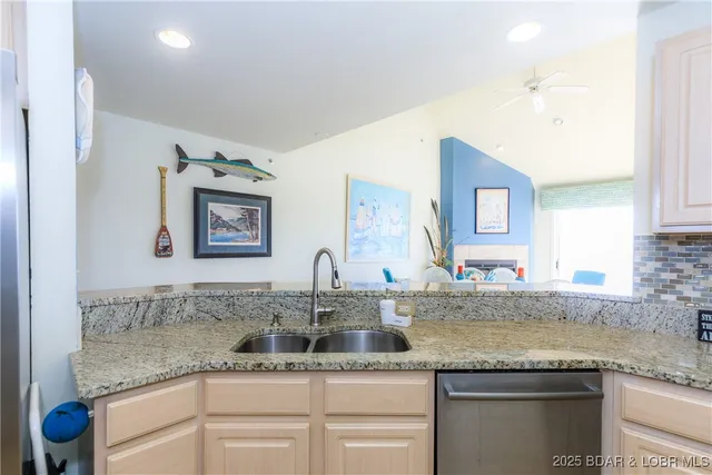 $350,000 | 222 Park Pl Lane, Unit 4C, Kaiser, MO 65047