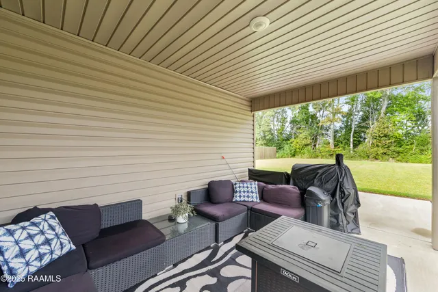 $1,950 | 205 Cane Run Court, Duson, LA 70529