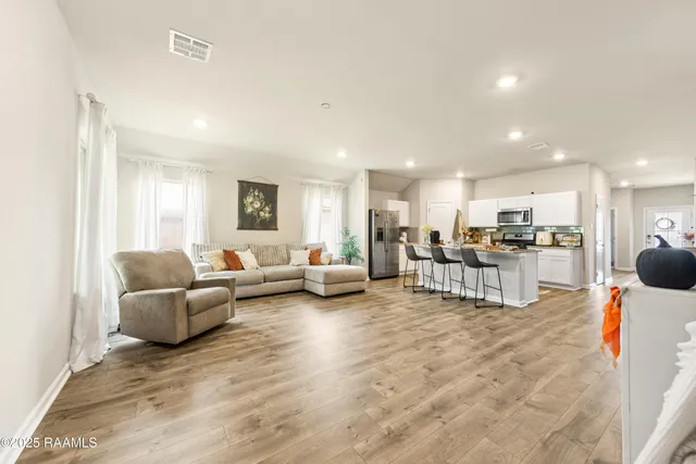 $1,950 | 205 Cane Run Court, Duson, LA 70529