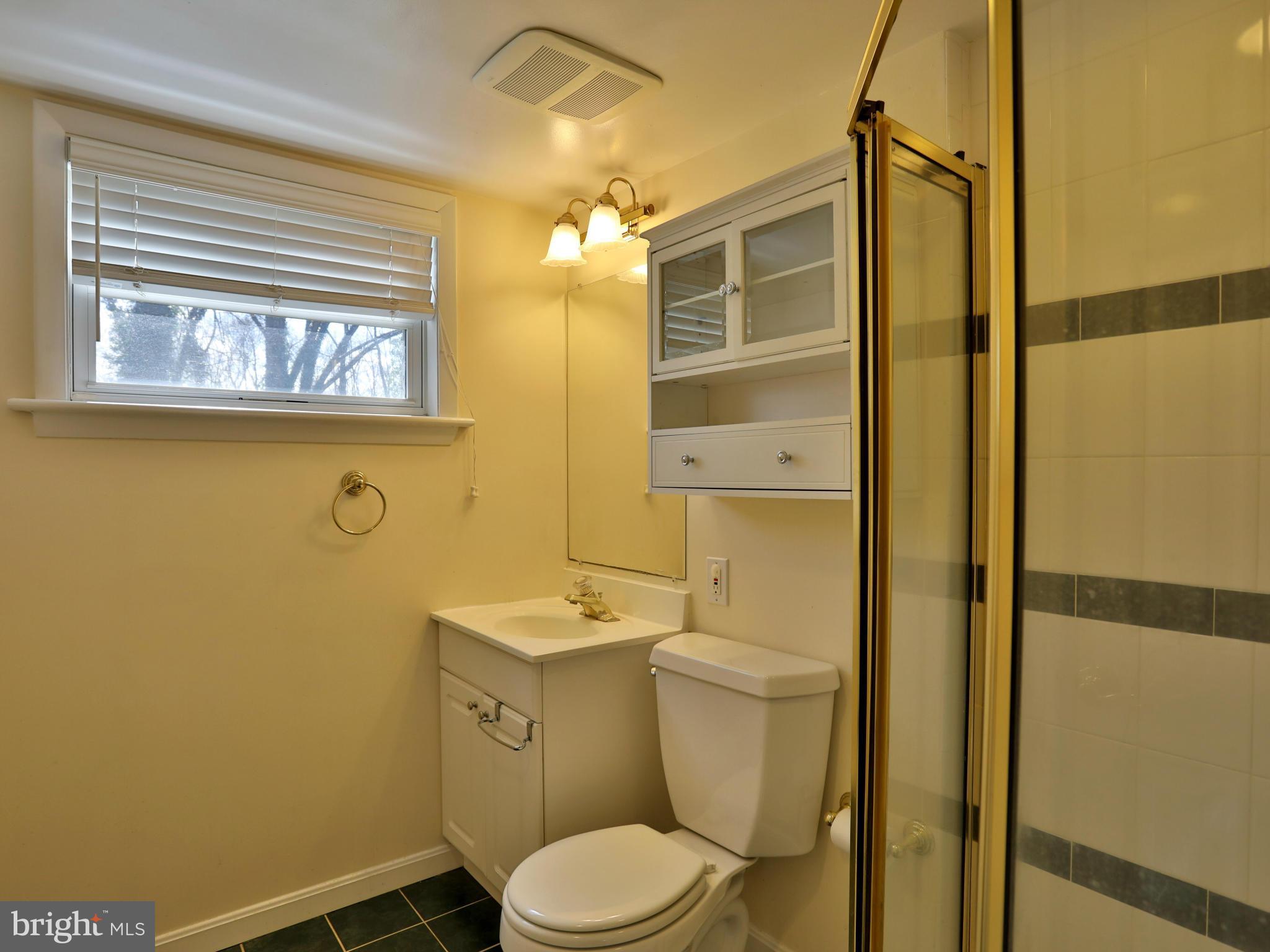 6412 Rockhurst Road Bethesda, MD 20817 - Photo 20 of 27 Bath