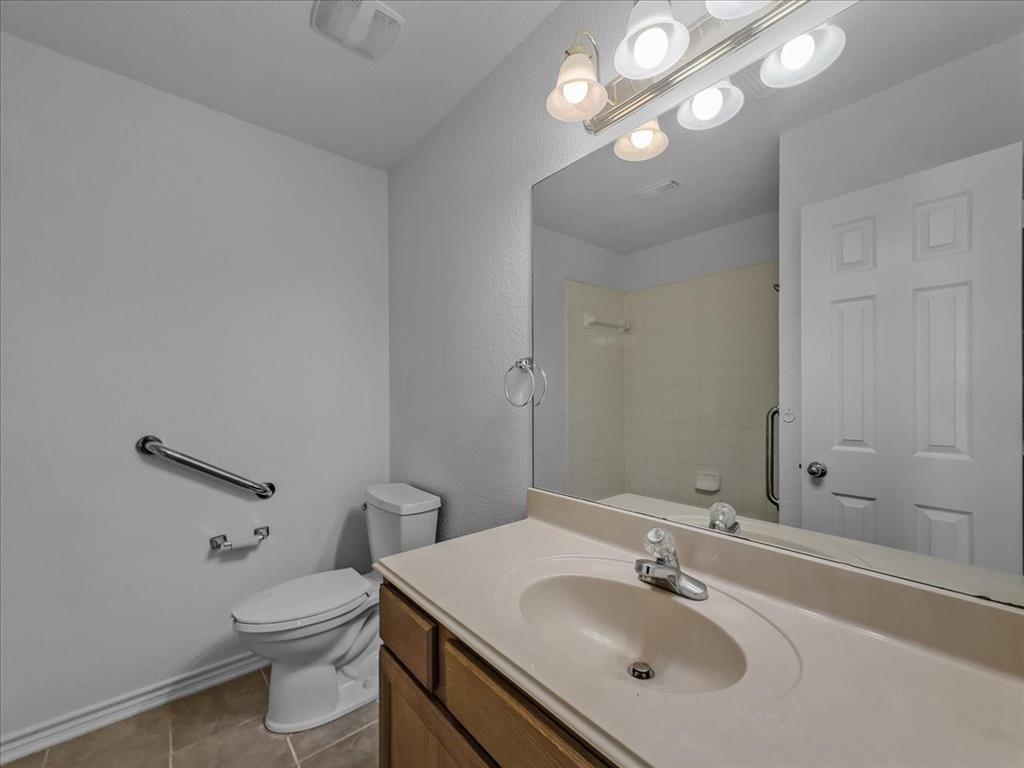 1101 Savanh Street Venus, TX 76084 - Photo 23 of 29 Guest bathroom