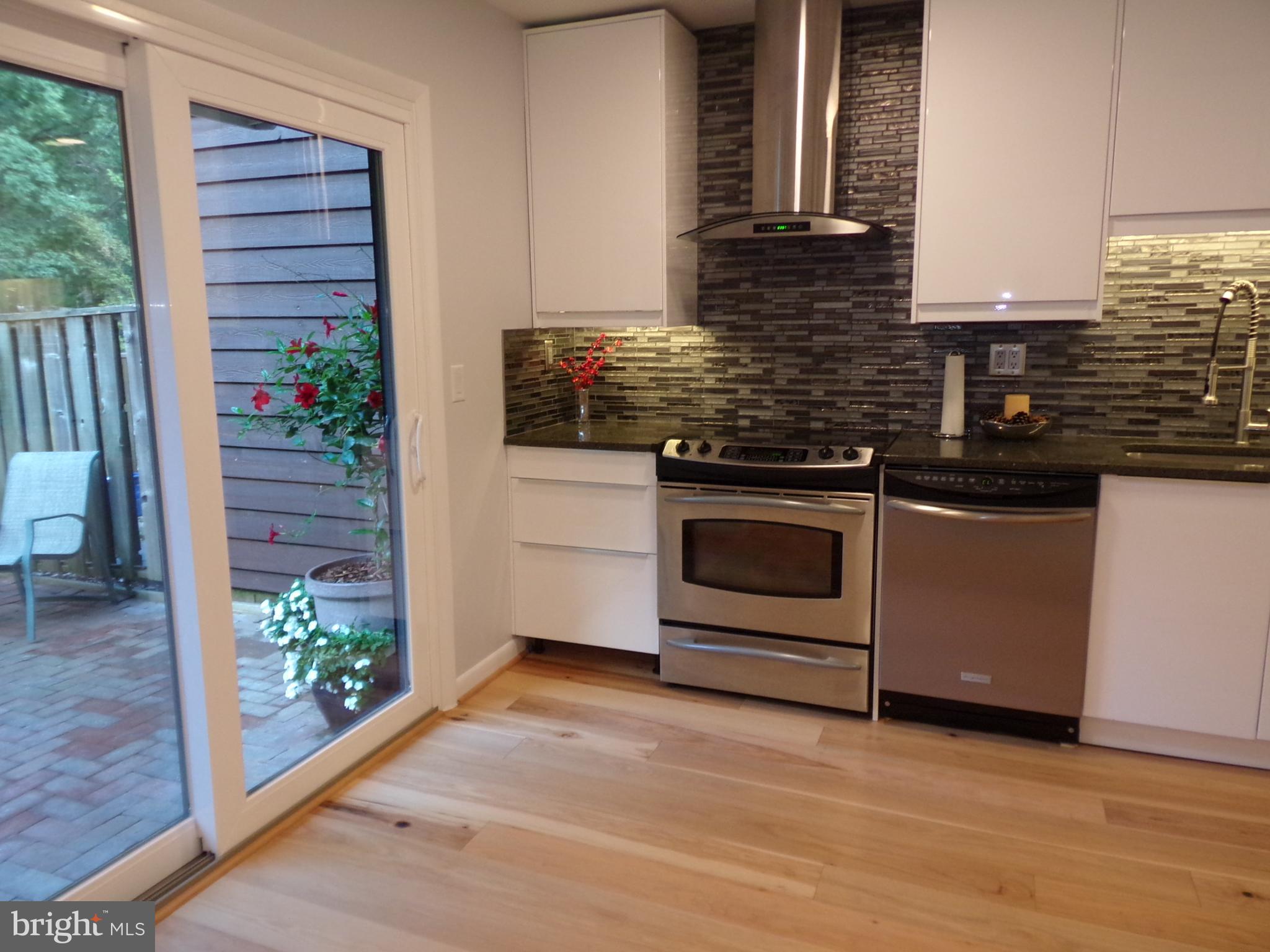 1954 Winterport Cluster Reston, VA 20191 - Photo 4 of 50 Gallery Image 4