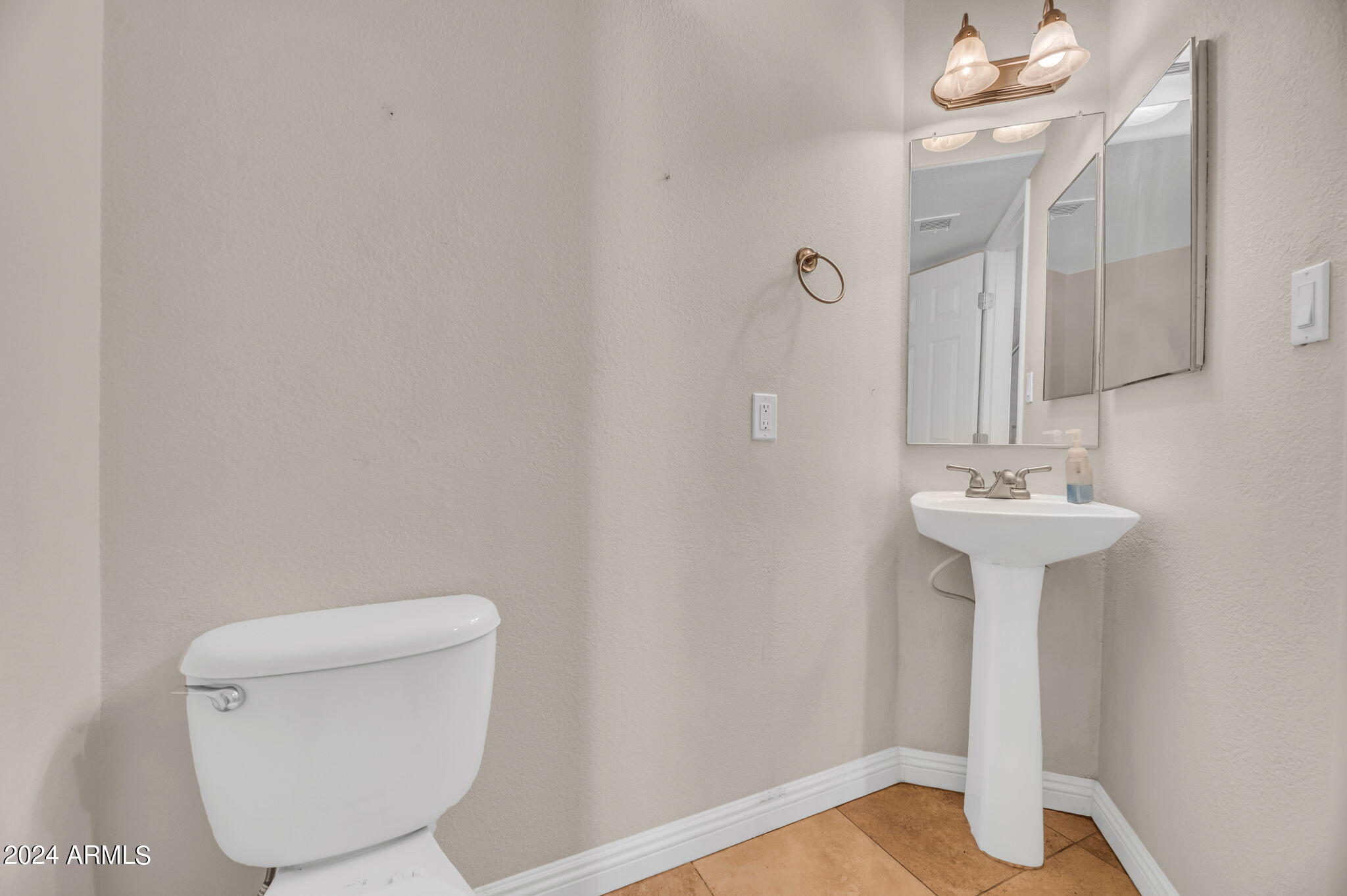 935 North Granite Reef Road, Unit 103 Scottsdale, AZ 85257 - Photo 12 of 25 11-web-or-mls-935 N Granite Reef-11