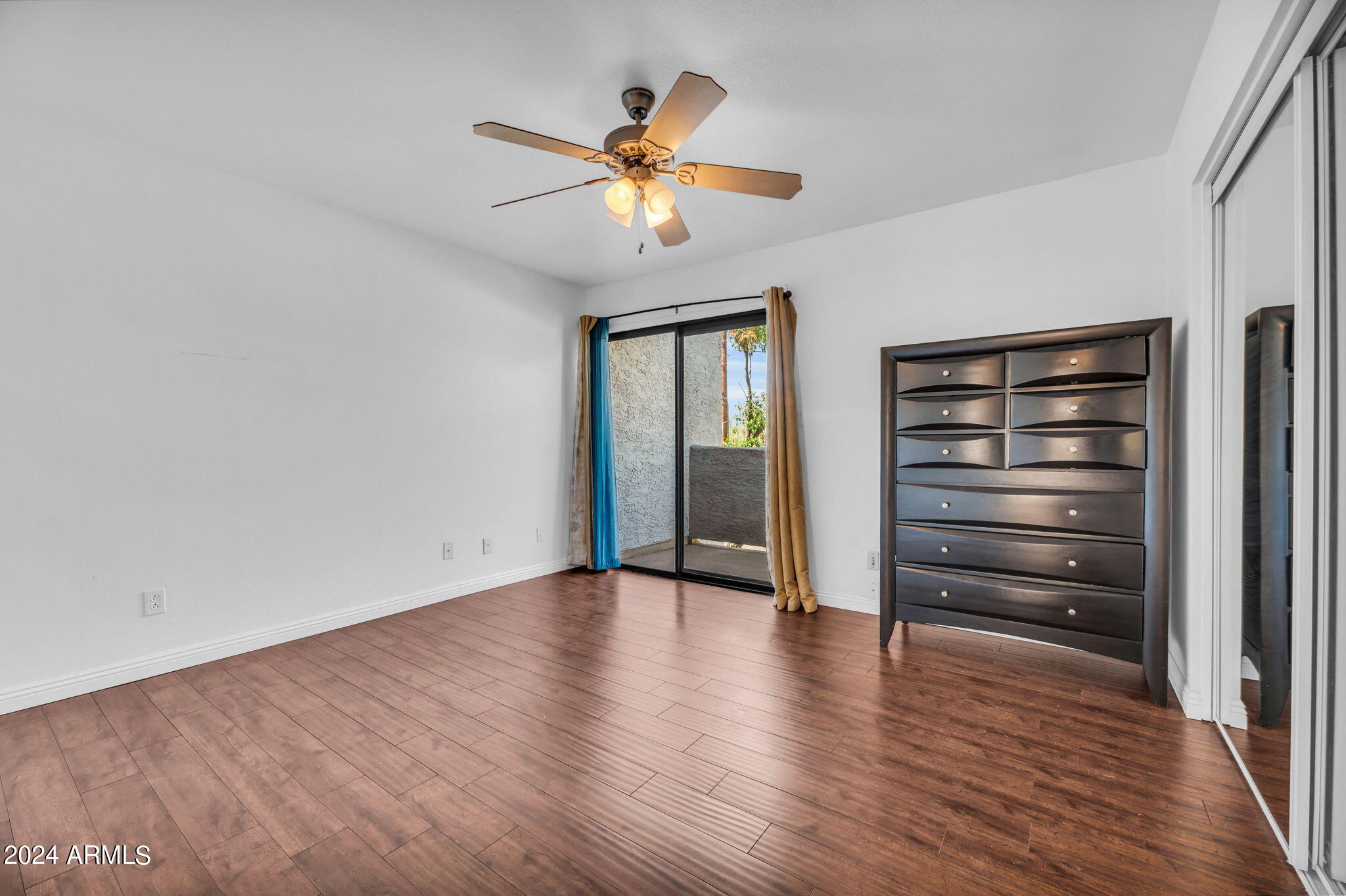 935 North Granite Reef Road, Unit 103 Scottsdale, AZ 85257 - Photo 13 of 25 12-web-or-mls-935 N Granite Reef-12