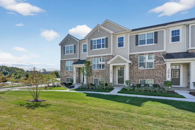 $479,000 | 30-w136 Wheeler Circle, Aurora, IL 60502