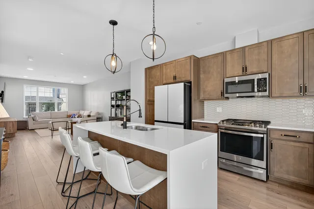 $479,000 | 30-w136 Wheeler Circle, Aurora, IL 60502