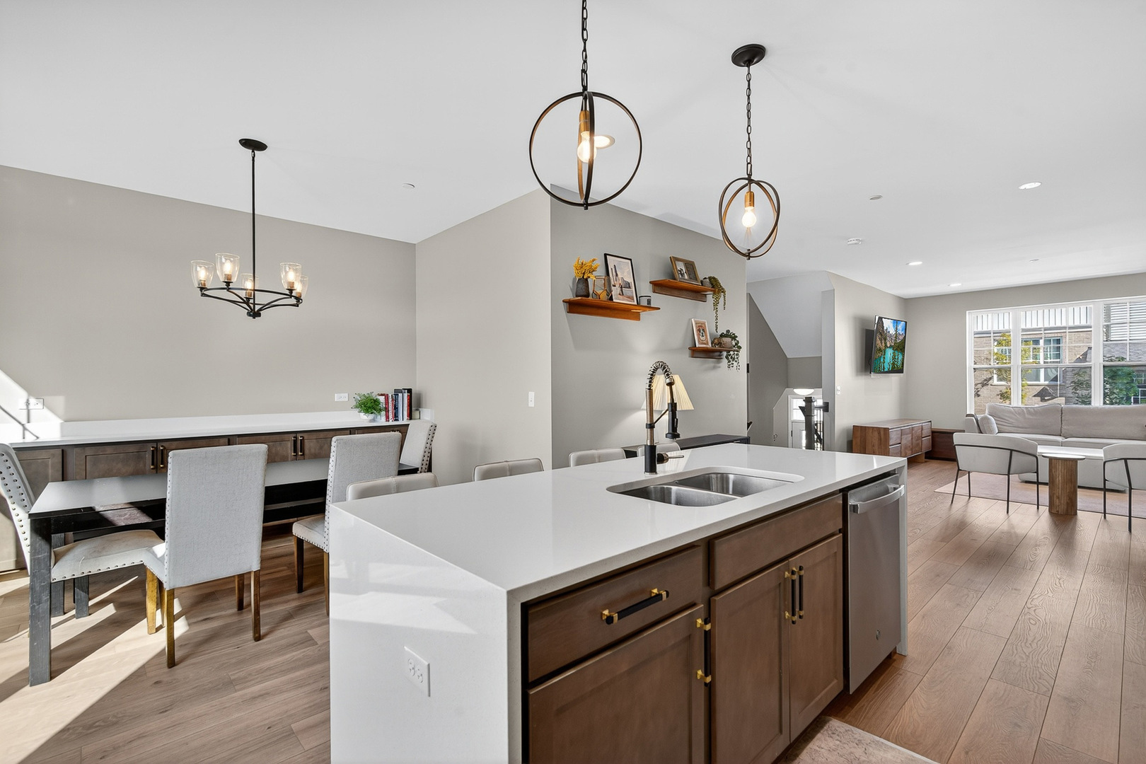 30-w136 Wheeler Circle Aurora, IL 60502 - Photo 8 of 23 a kitchen with a table and chairs in it
