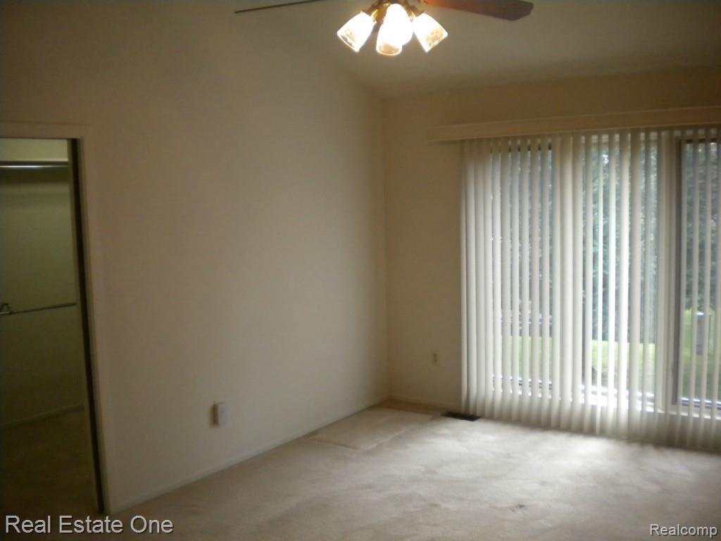 36615 Valley Ridge Drive Farmington, MI 48331 - Photo 30 of 51 pics 101414 incl valley ridge 406.jpg