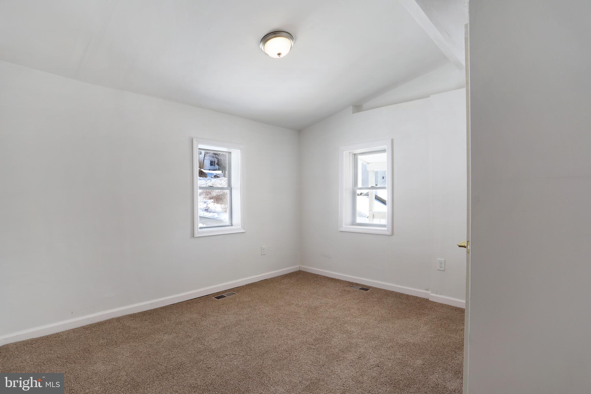 4 Hillside Road Hancock, MD 21750 - Photo 17 of 29 Gallery Image 17