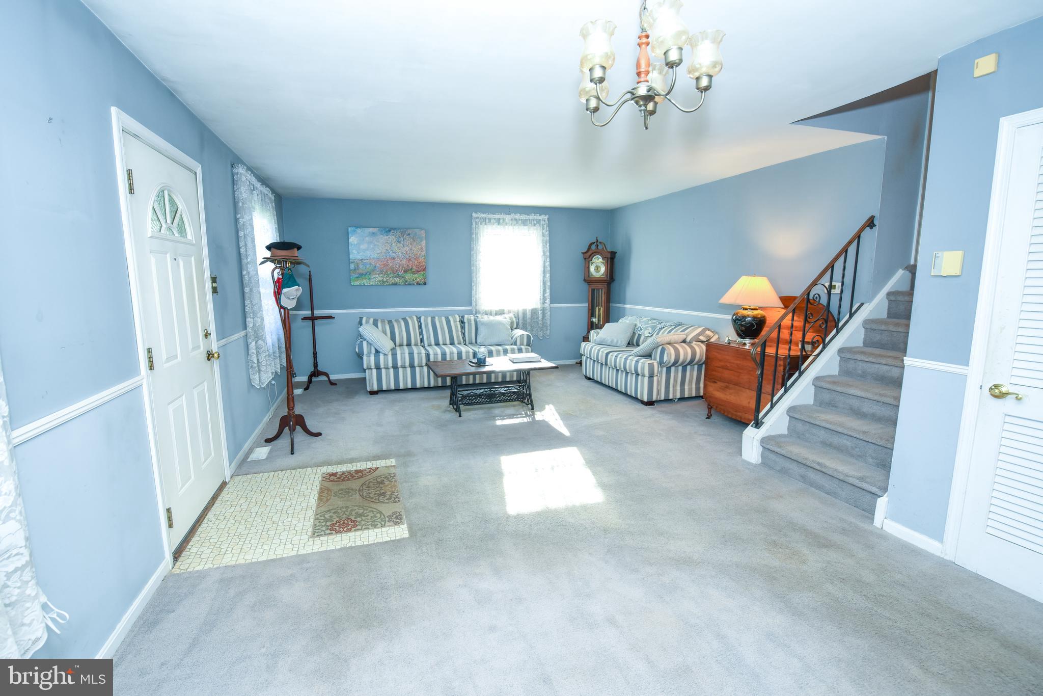 1048 Cushmore Road Southampton, PA 18966 - Photo 2 of 27 Entry Level Living Room/Dining Room