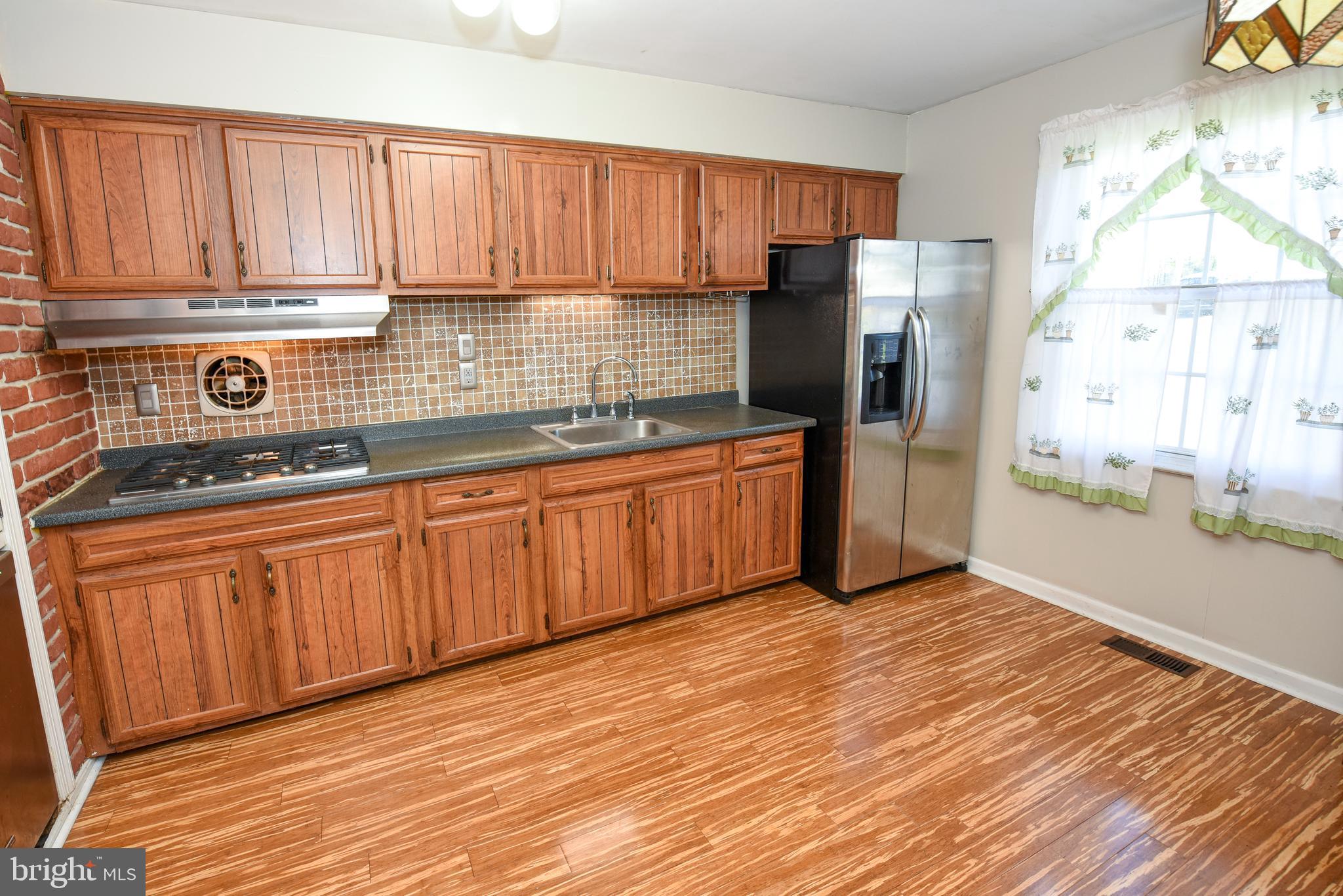 1048 Cushmore Road Southampton, PA 18966 - Photo 4 of 27 Gallery Image 4