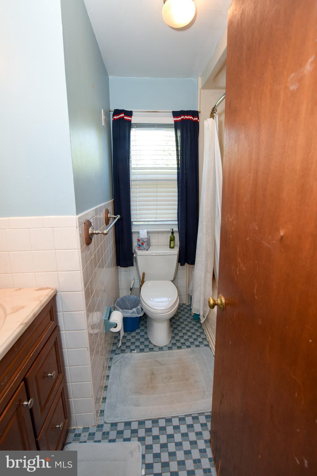 1048 Cushmore Road Southampton, PA 18966 - Photo 9 of 27 Hall Bath