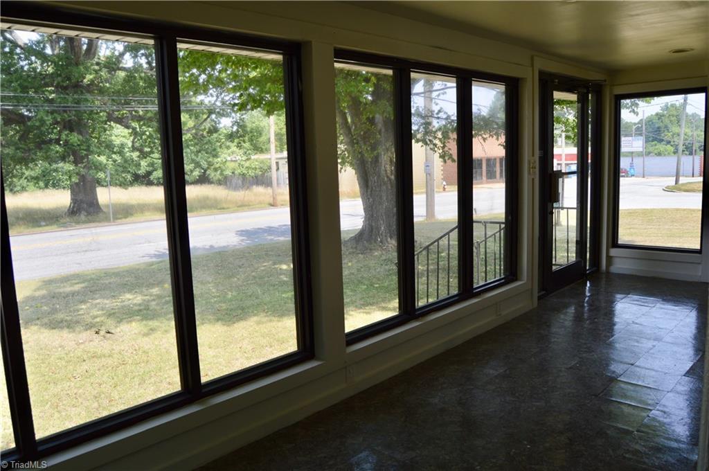 2003 West English Road High Point, NC 27262 - Photo 2 of 20 Gallery Image 2