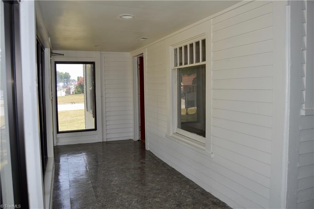 2003 West English Road High Point, NC 27262 - Photo 3 of 20 Gallery Image 3