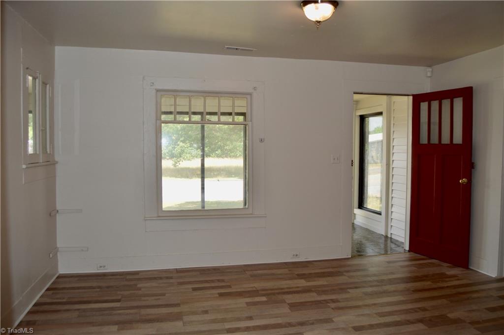 2003 West English Road High Point, NC 27262 - Photo 8 of 20 Gallery Image 8