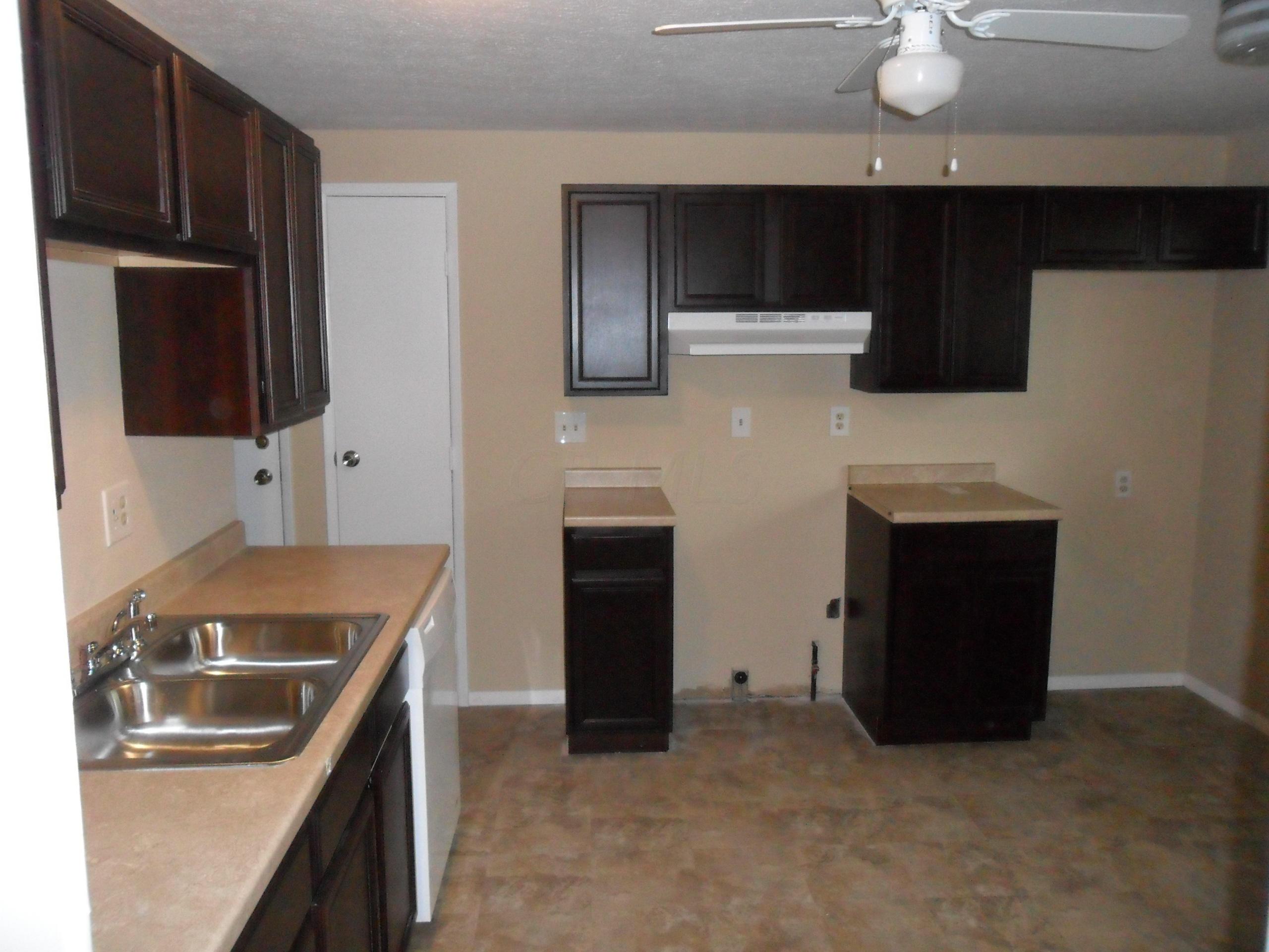 3310 Meridian Road Columbus, OH 43232 - Photo 3 of 11 Gallery Image 3