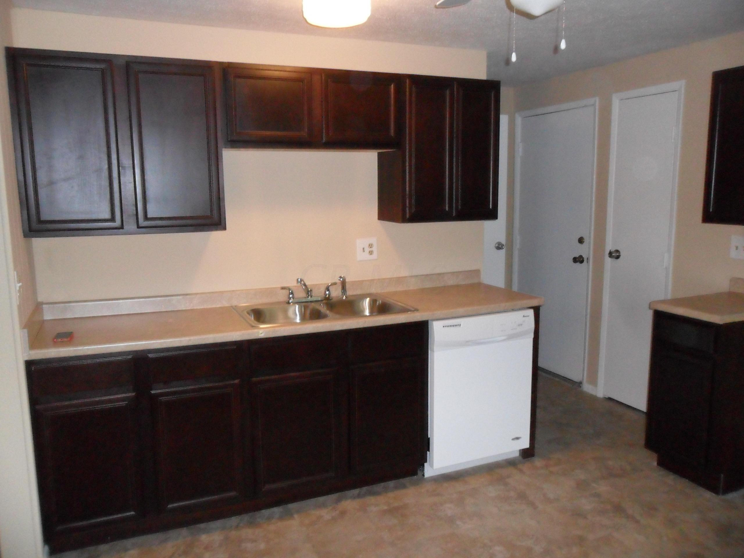 3310 Meridian Road Columbus, OH 43232 - Photo 4 of 11 Gallery Image 4