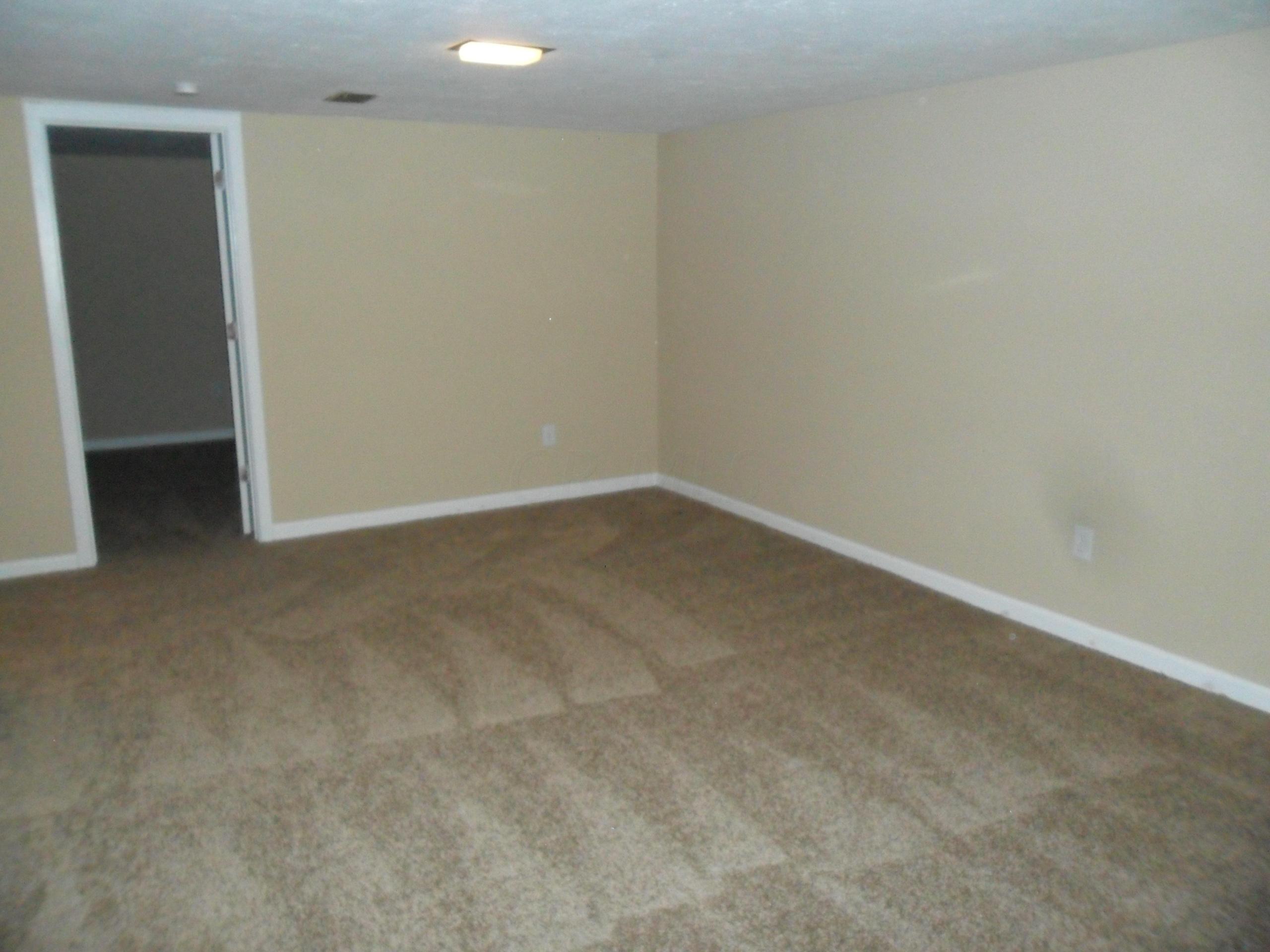 3310 Meridian Road Columbus, OH 43232 - Photo 8 of 11 Gallery Image 8