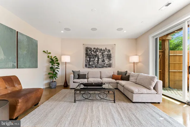 $2,500,000 | 21 Overbeck Alley Northeast, Washington, DC 20002