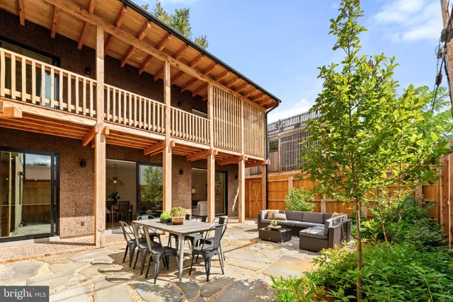 $2,500,000 | 21 Overbeck Alley Northeast, Washington, DC 20002