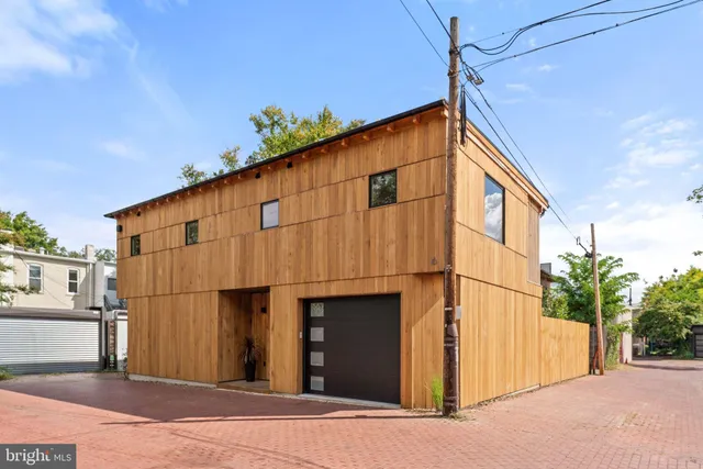 $2,500,000 | 21 Overbeck Alley Northeast, Washington, DC 20002