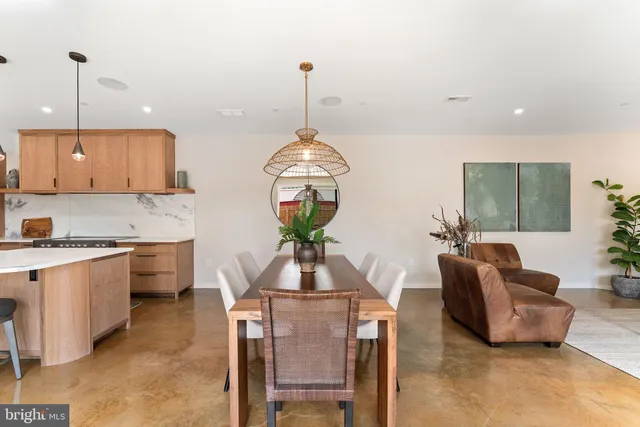 $2,500,000 | 21 Overbeck Alley Northeast, Washington, DC 20002