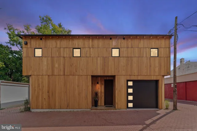 $2,500,000 | 21 Overbeck Alley Northeast, Washington, DC 20002